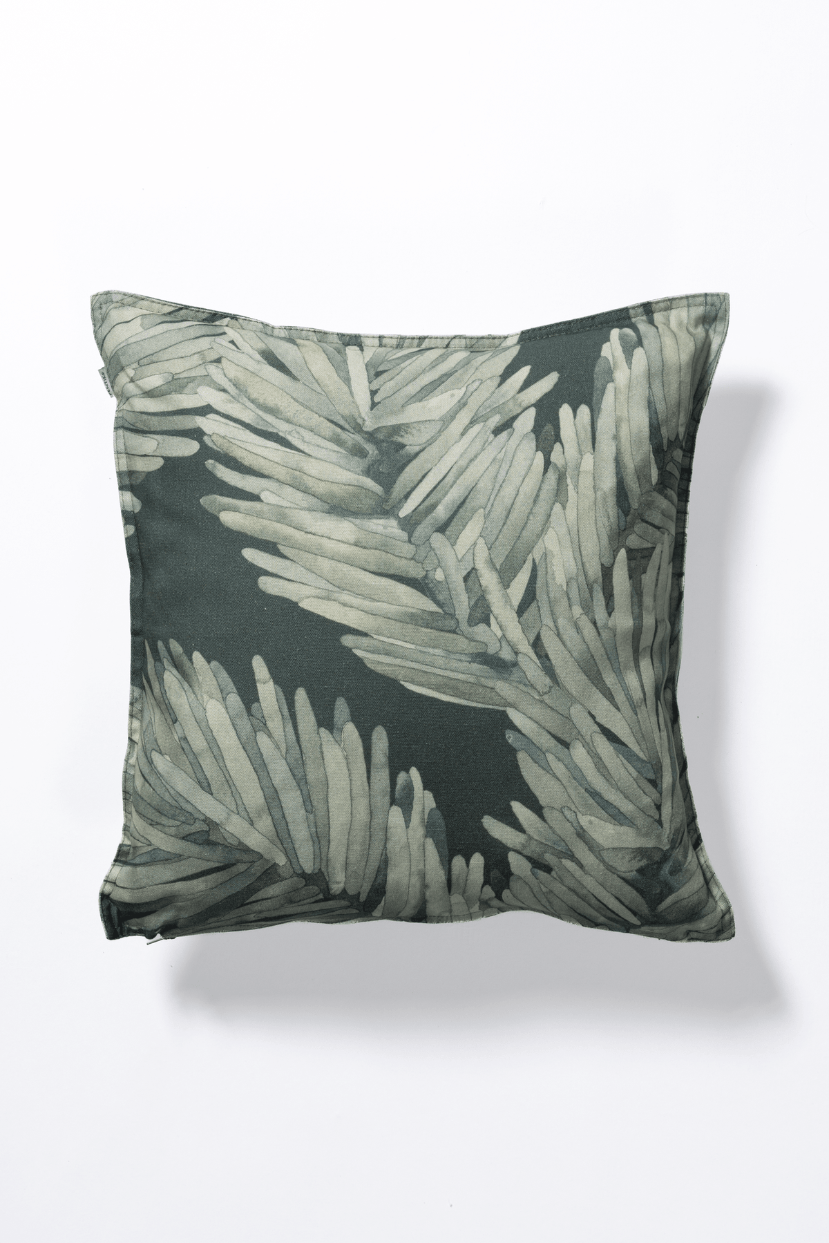 Kuddfodral Hopeakuusi 45 × 45 cm grön – Pentik
